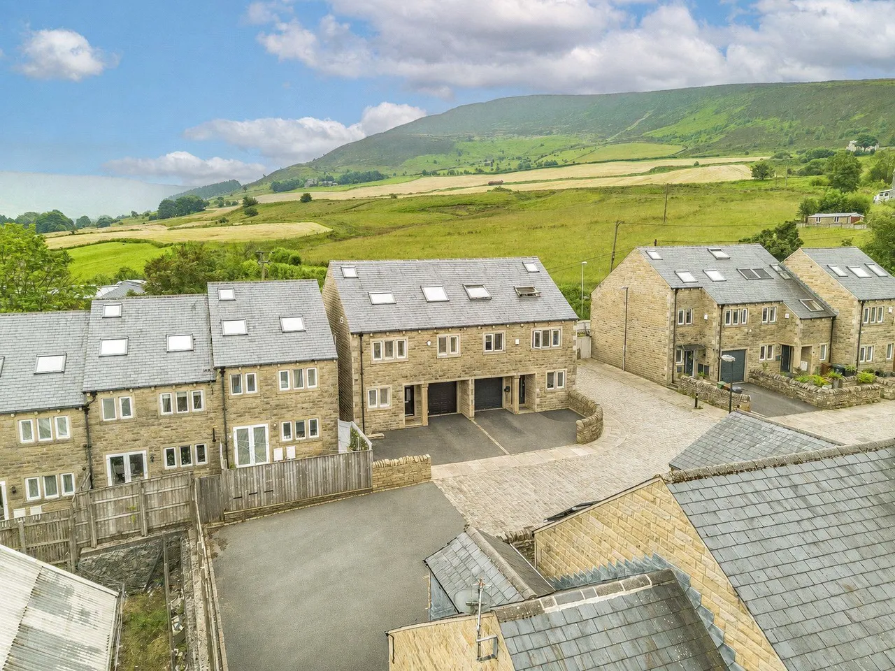 Oak Dene Close, Greenfield, OL3, photo 30