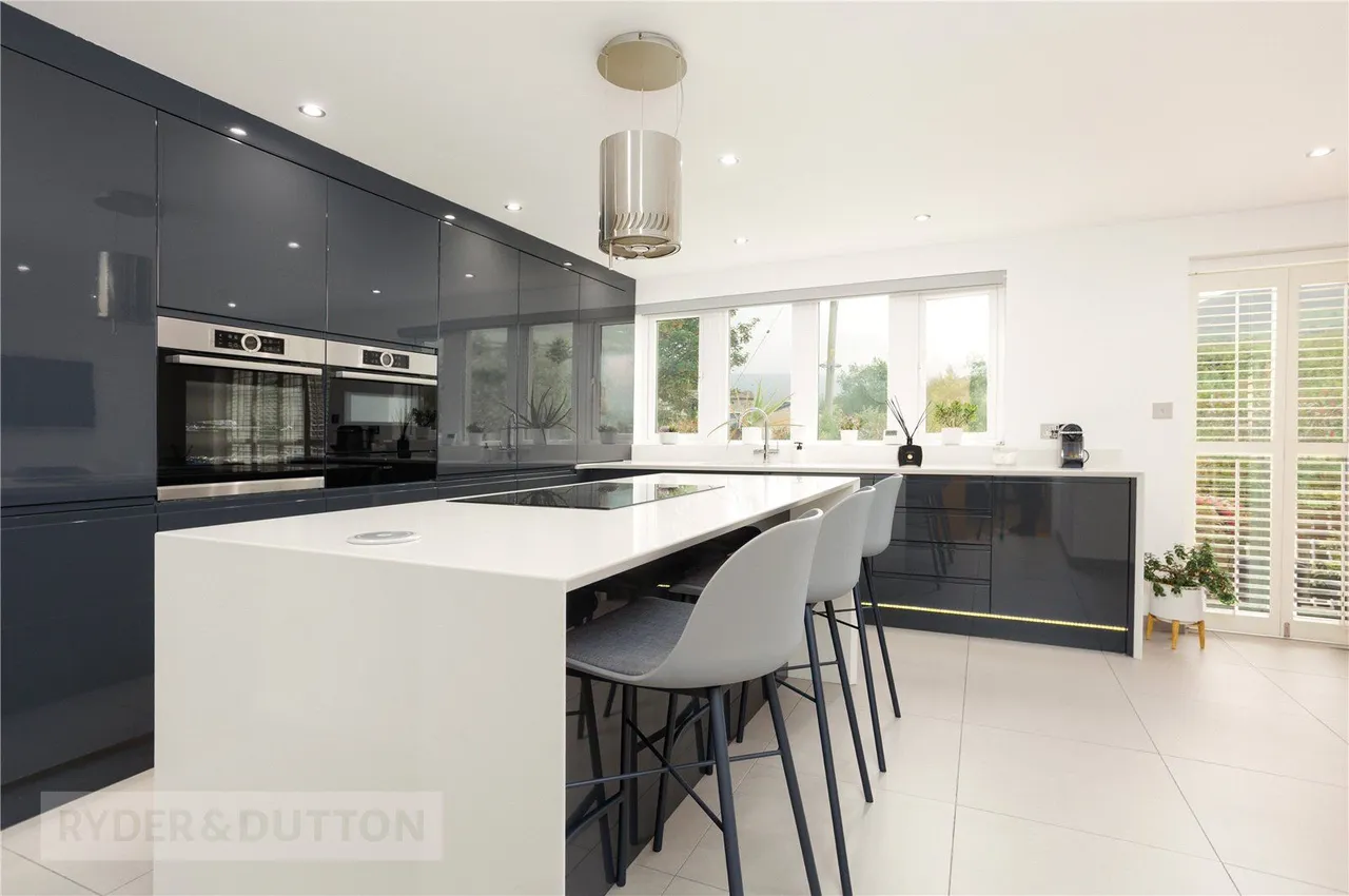 4 bed house for sale, Oak Dene Close, Greenfield, OL3