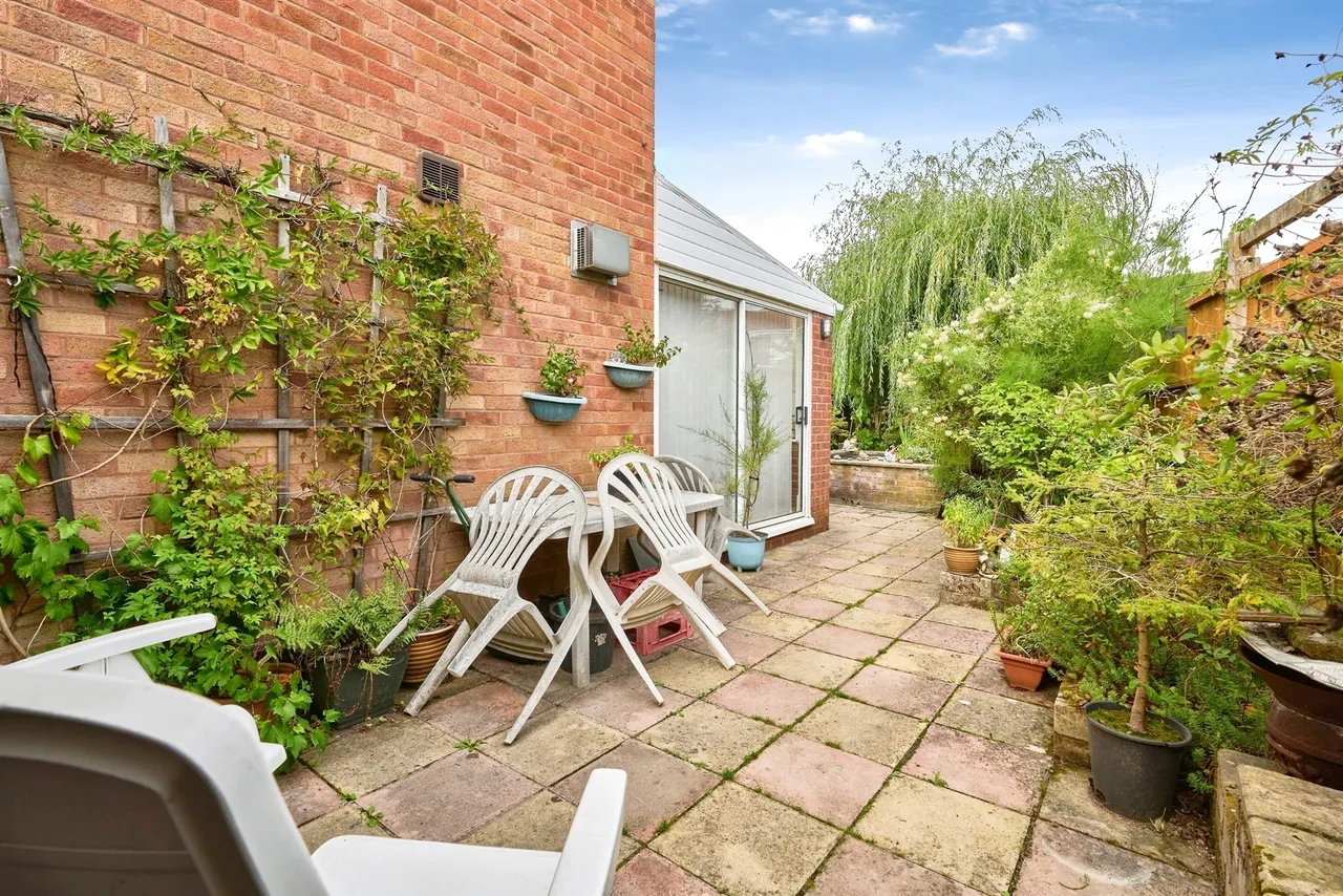 Hathaway Close, Willenhall, WV13, photo 21
