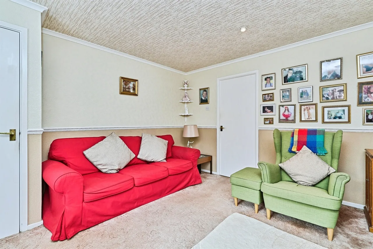Hathaway Close, Willenhall, WV13, photo 6