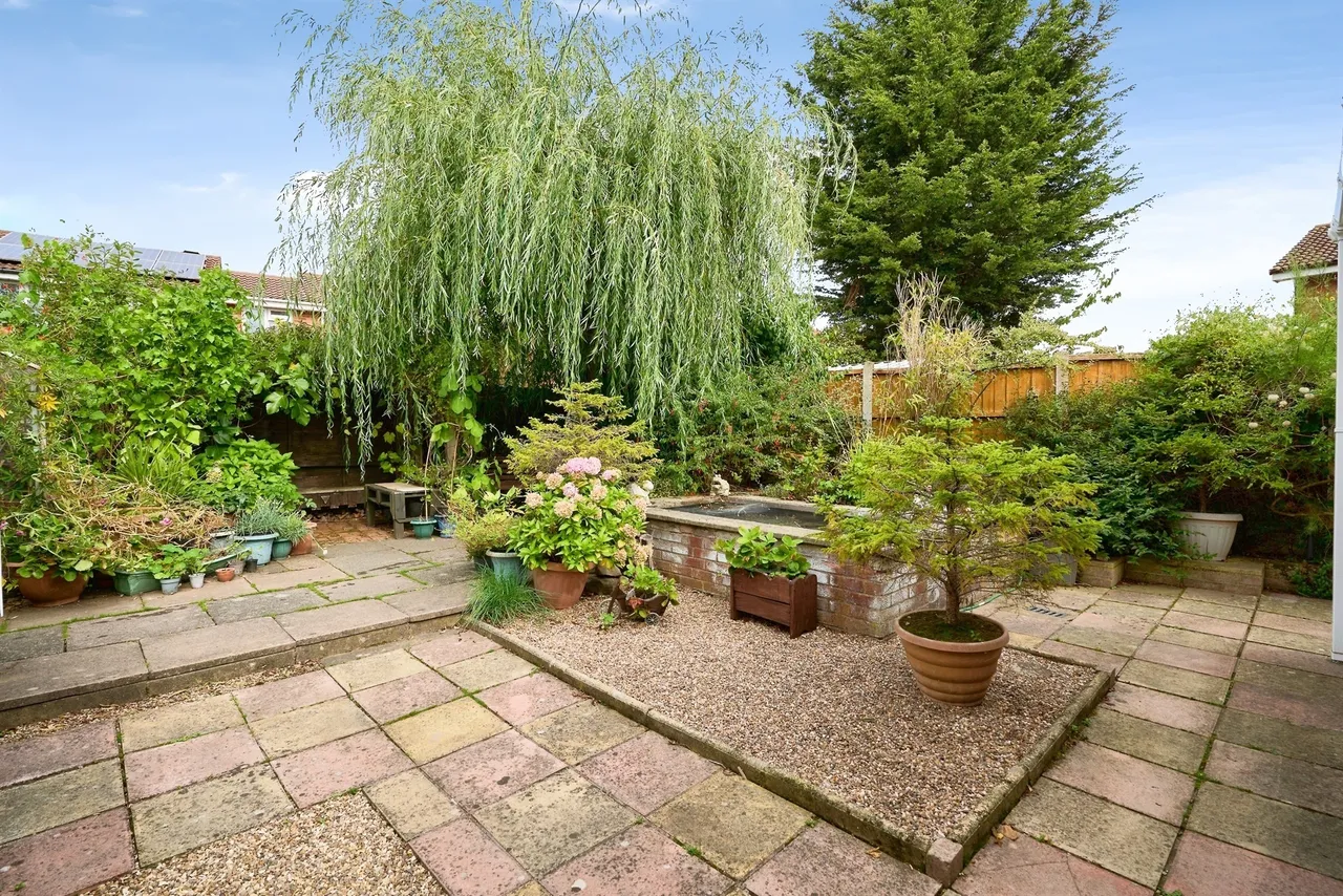 Hathaway Close, Willenhall, WV13, photo 22