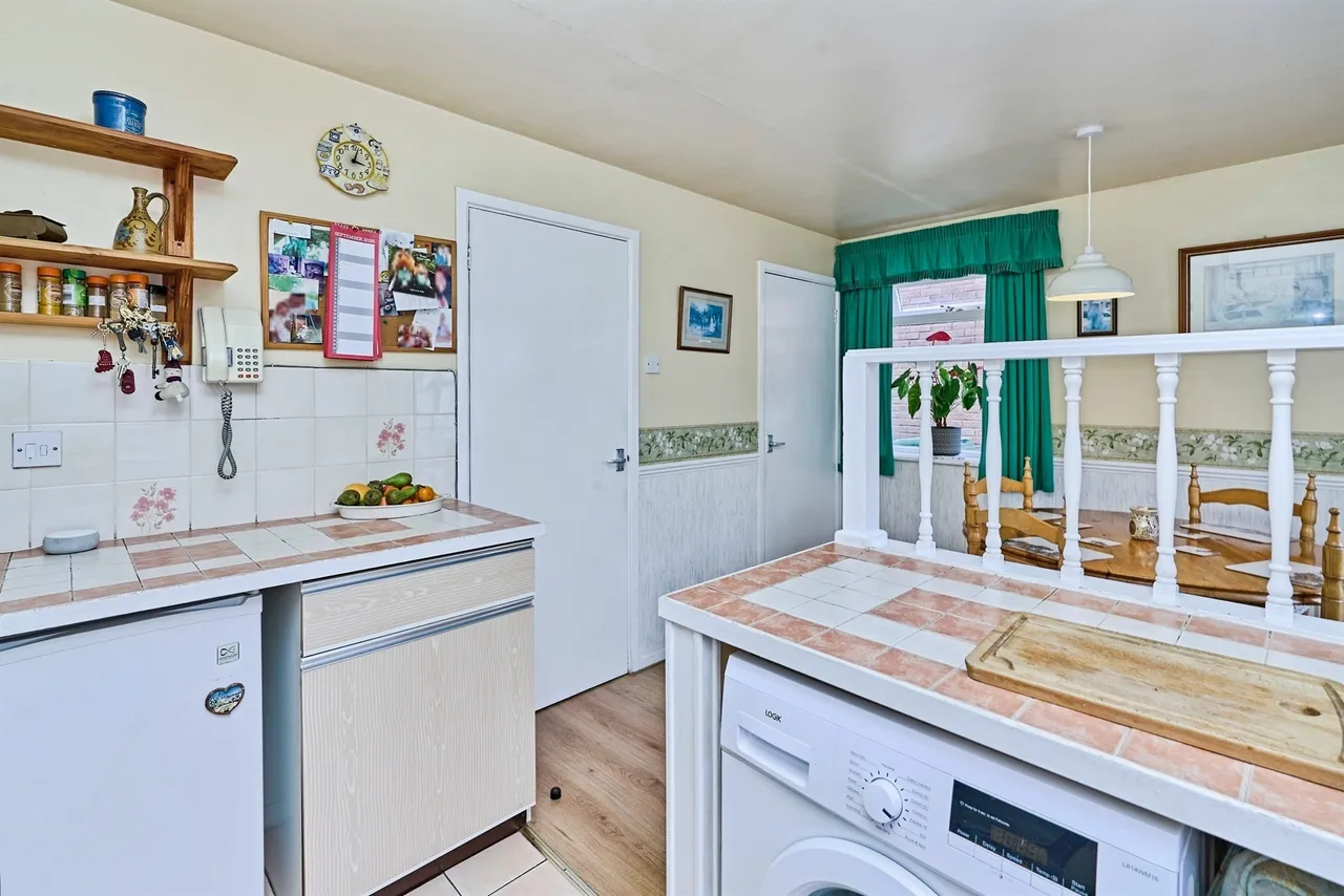 Hathaway Close, Willenhall, WV13, photo 8