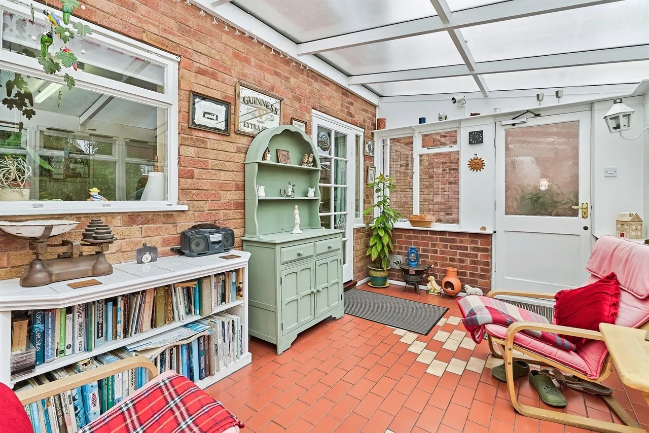 Hathaway Close, Willenhall, WV13, photo 10