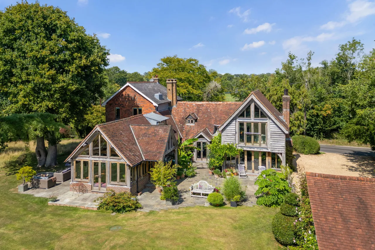 Rusper Road, Ifield, RH11, photo 2