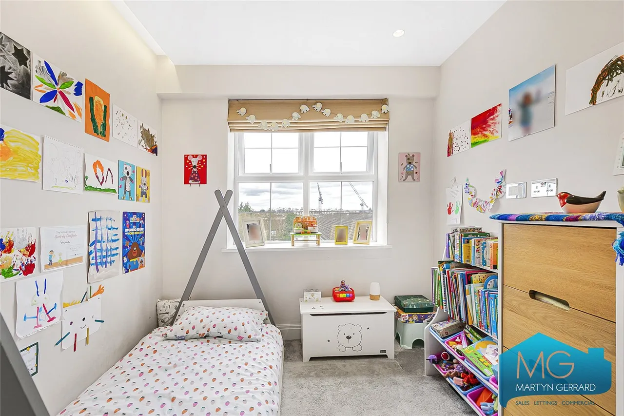 Freshfield Drive, Southgate, N14, photo 11
