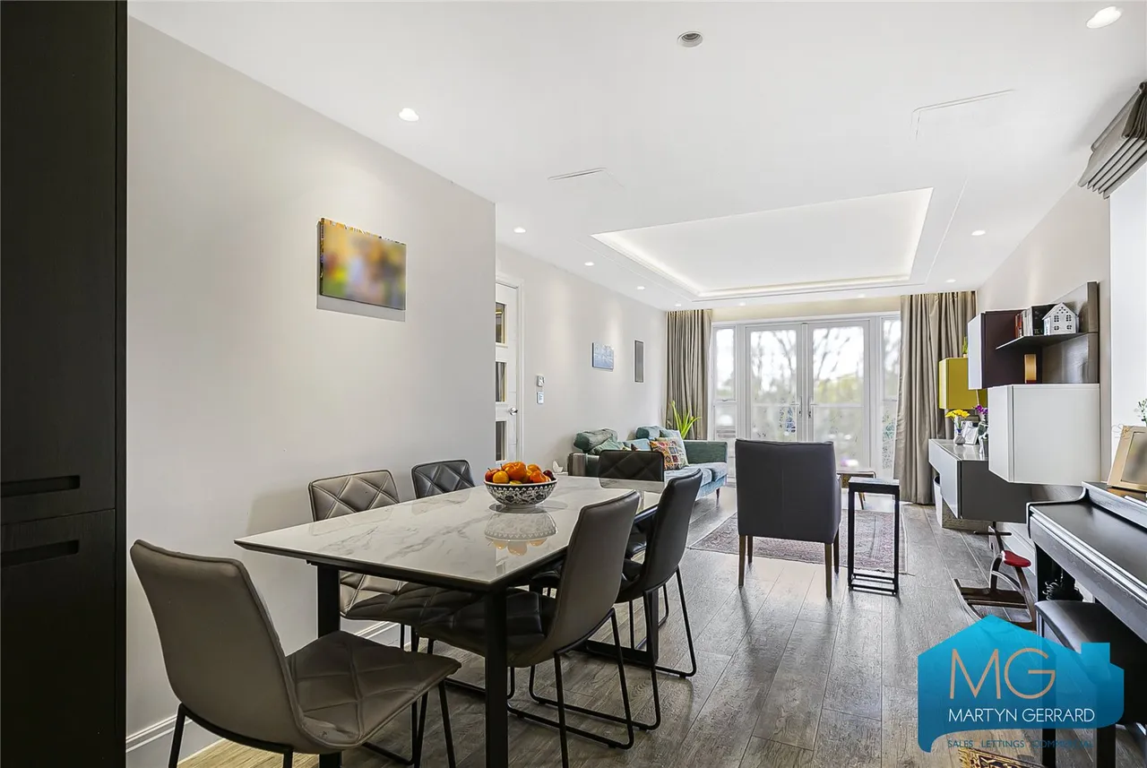Freshfield Drive, Southgate, N14, photo 5