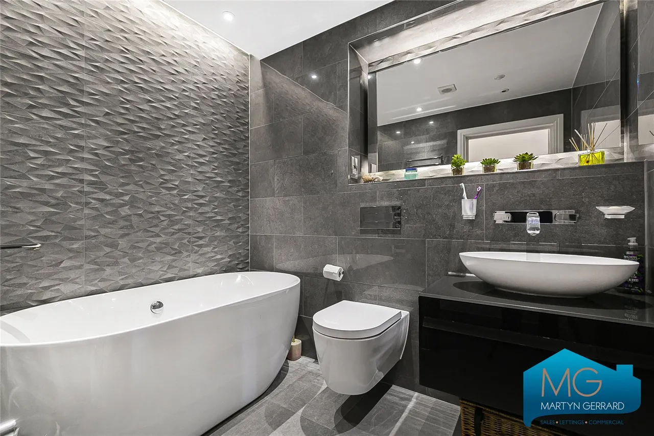 Freshfield Drive, Southgate, N14, photo 7
