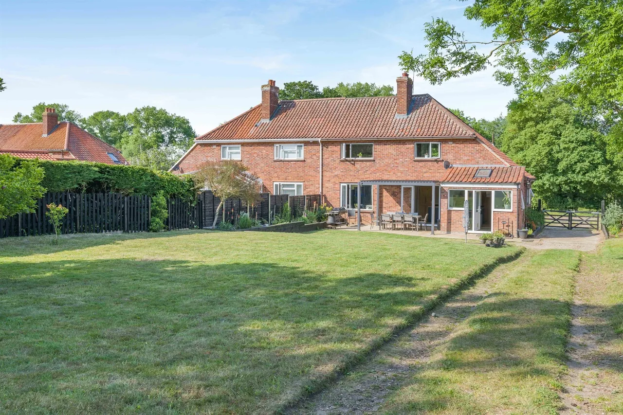 3 bed house for sale — Low Road, Keswick, Norwich