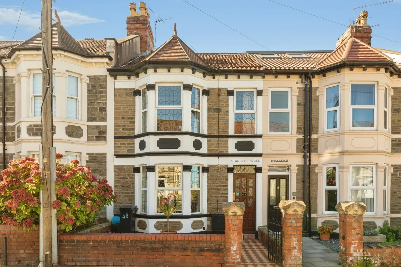 2 bed house for sale, Churchill Road, Bristol, BS4