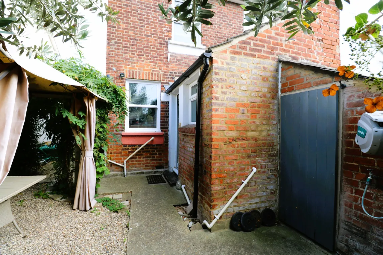 Southend Road, Stanford-le-Hope, Essex, SS17 0PQ, photo 13