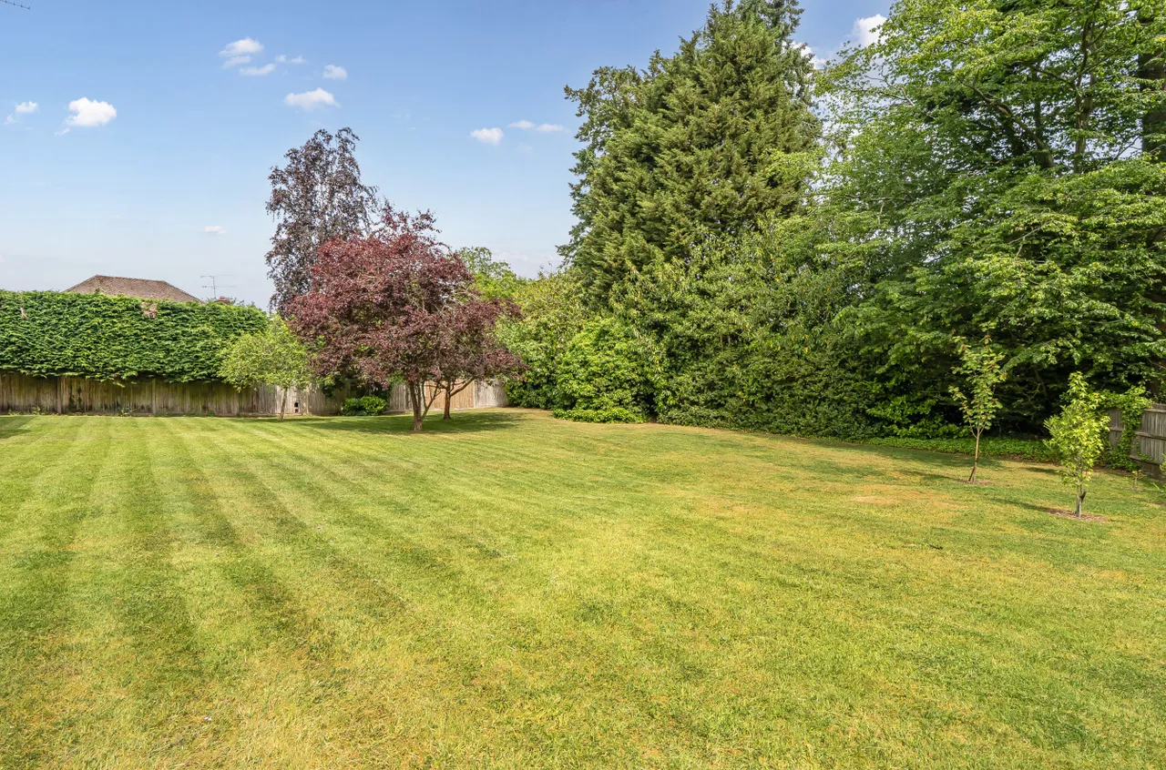 Alsford Close, Lightwater, Surrey, GU18 5LF, photo 9