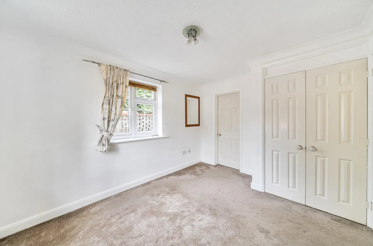 Alsford Close, Lightwater, Surrey, GU18 5LF, photo 6