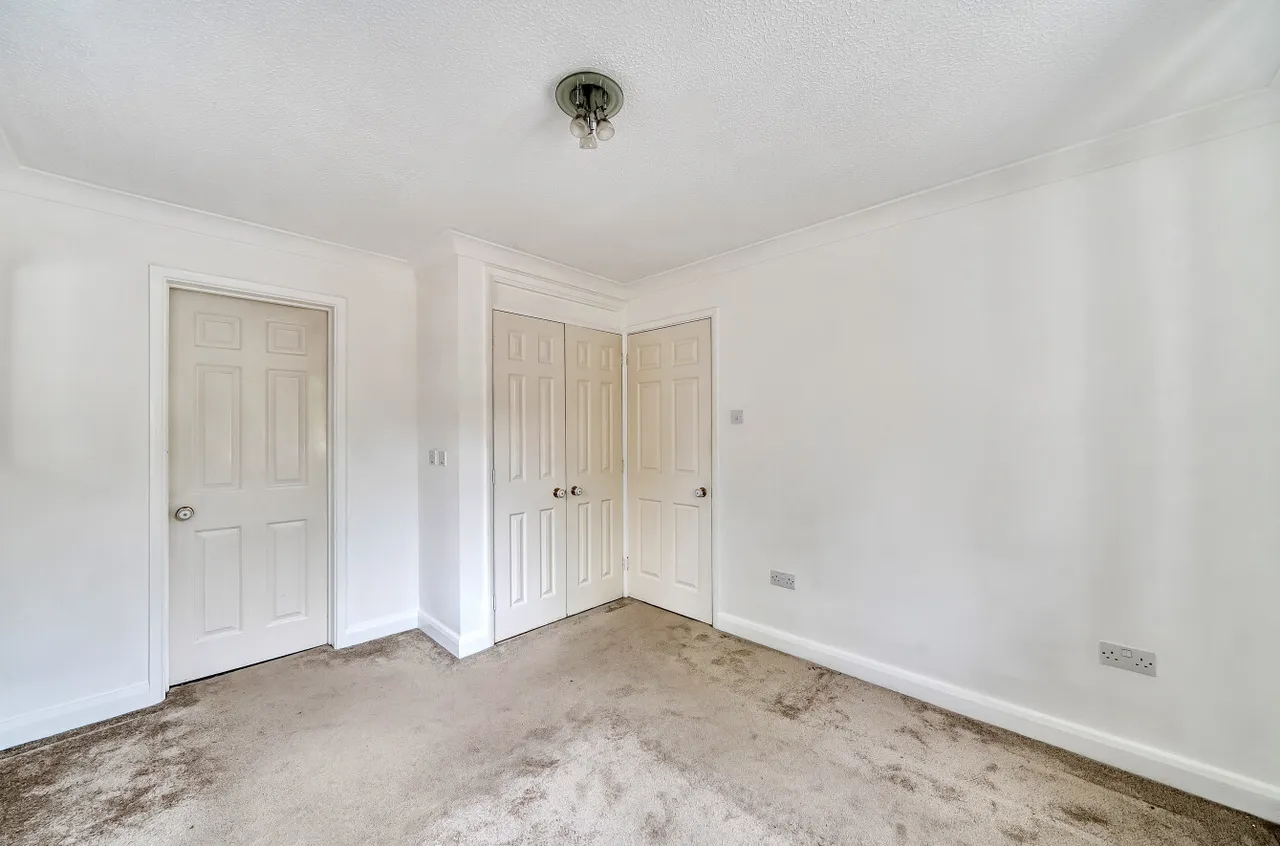 Alsford Close, Lightwater, Surrey, GU18 5LF, photo 5