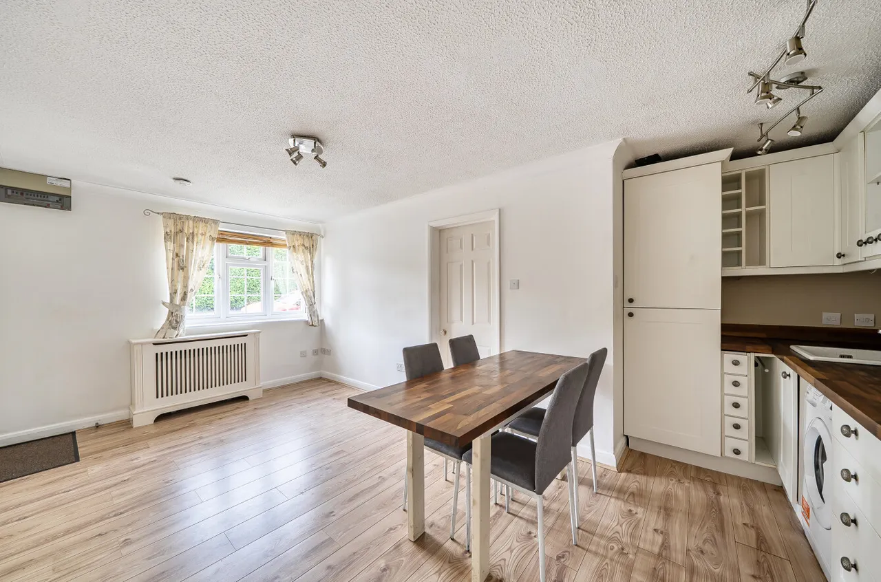Alsford Close, Lightwater, Surrey, GU18 5LF, photo 4