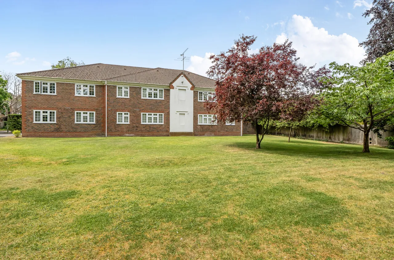 Alsford Close, Lightwater, Surrey, GU18 5LF, photo 8