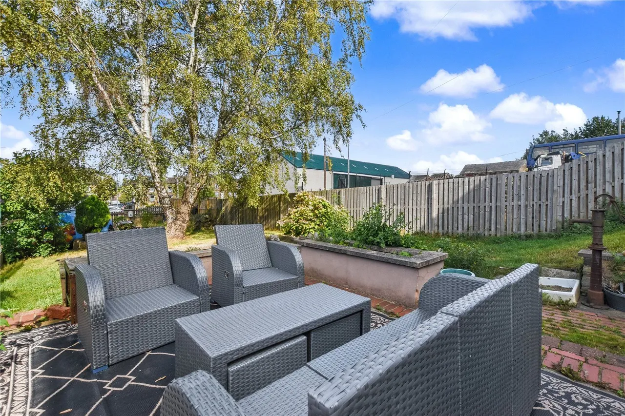 Vickersdale Grove, Stanningley, LS28, photo 23