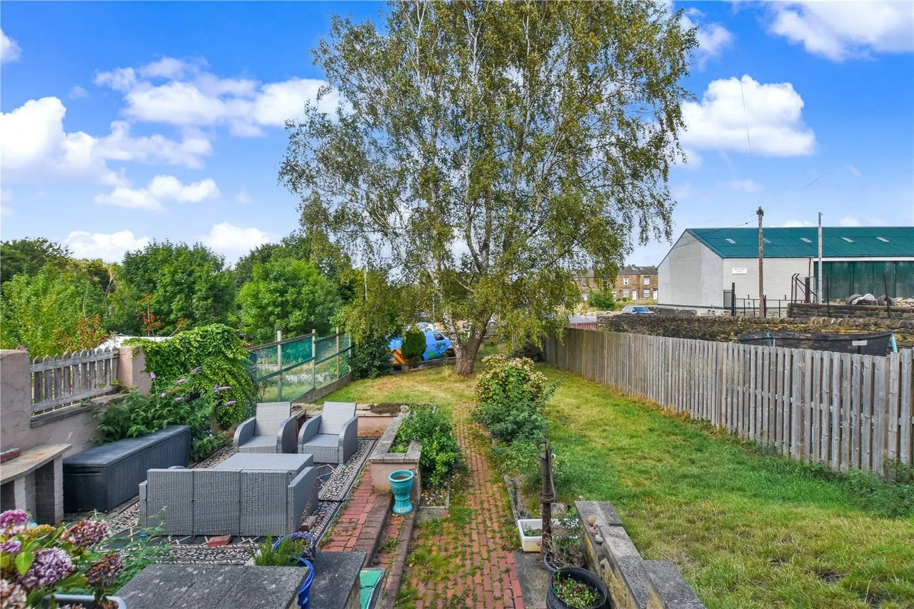 Vickersdale Grove, Stanningley, LS28, photo 8