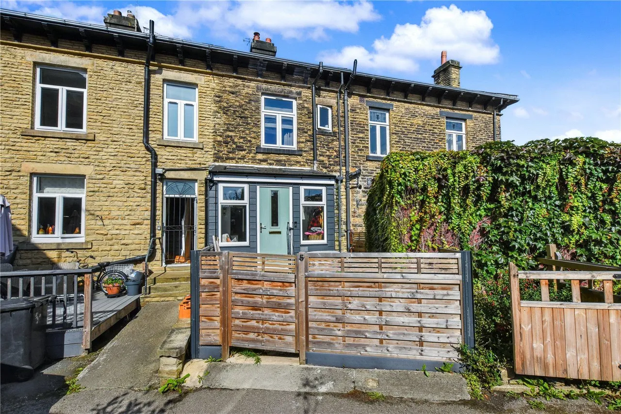 Vickersdale Grove, Stanningley, LS28, photo 10