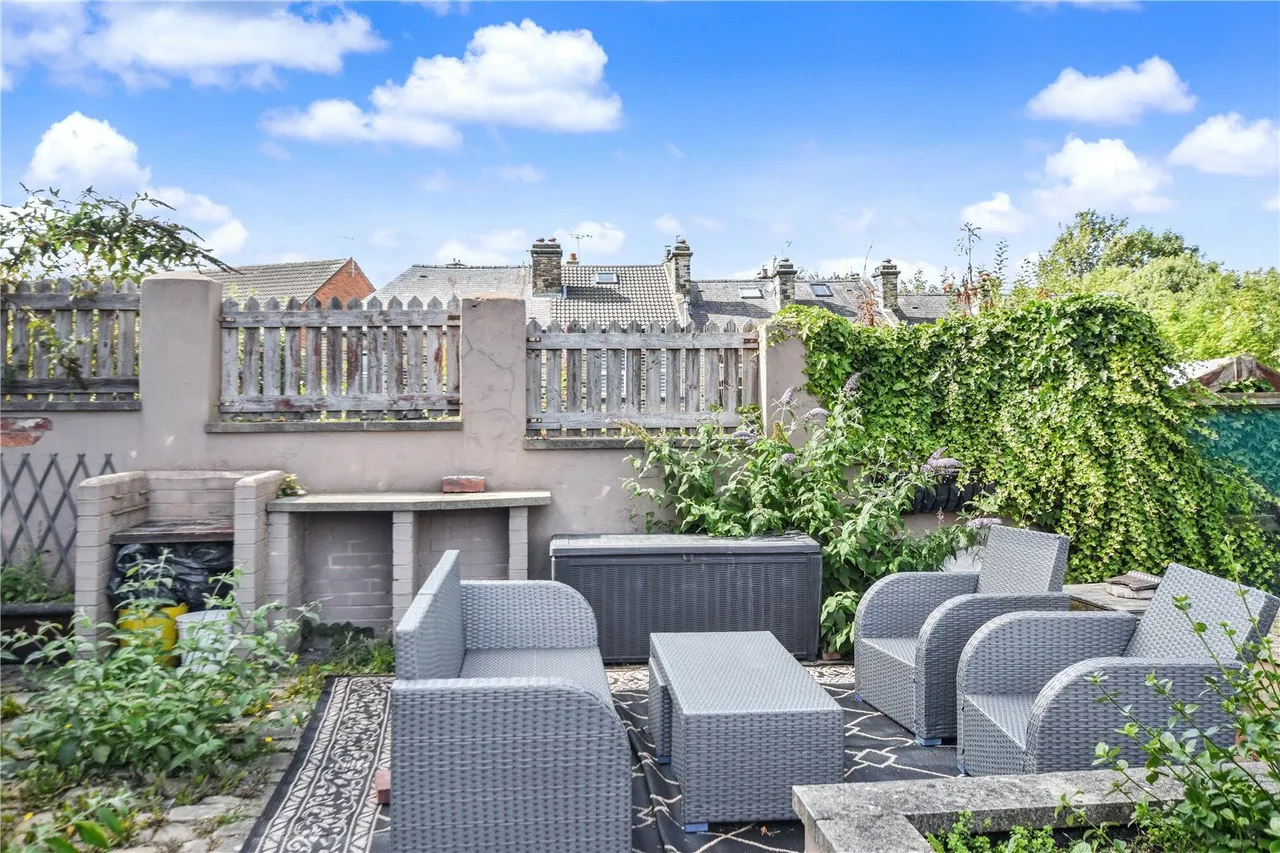 Vickersdale Grove, Stanningley, LS28, photo 9