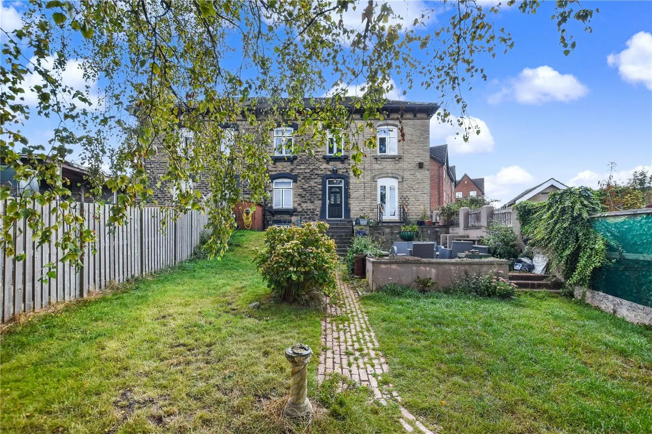 3 bed house for sale, Vickersdale Grove, Stanningley, LS28
