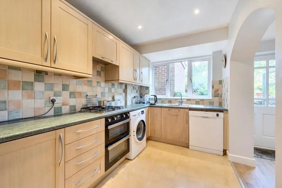 Westover Road, High Wycombe, HP13, photo 8