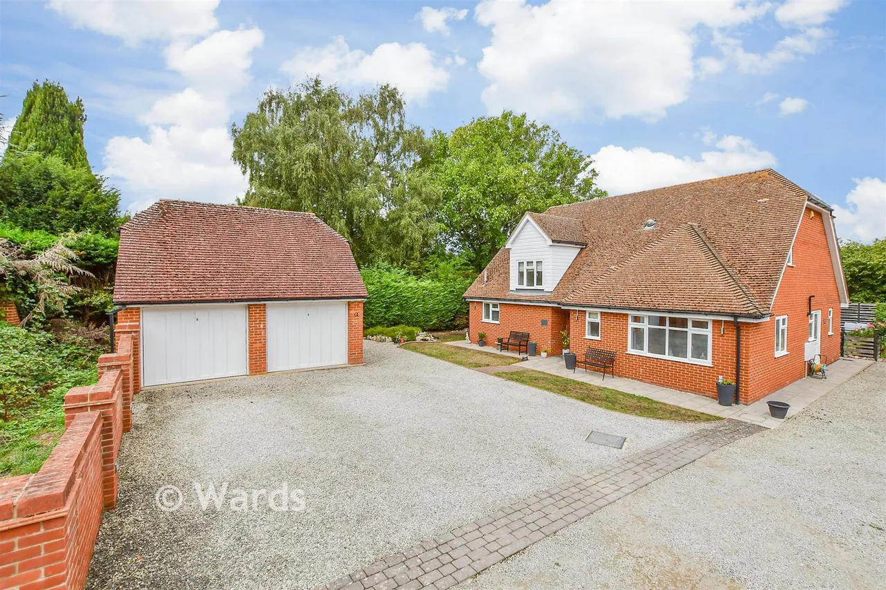 3 bed house for sale, Heath Road, Boughton Monchelsea, ME17