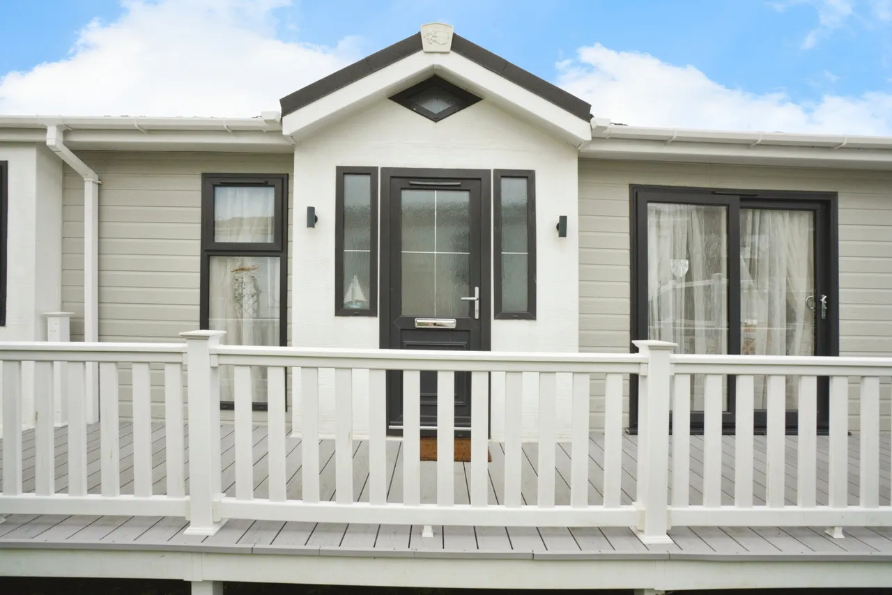 2 bed house for sale, Light House park, Newquay, TR8