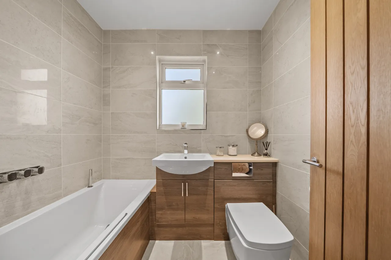 Rosefield Gardens, Ottershaw, KT16, photo 18