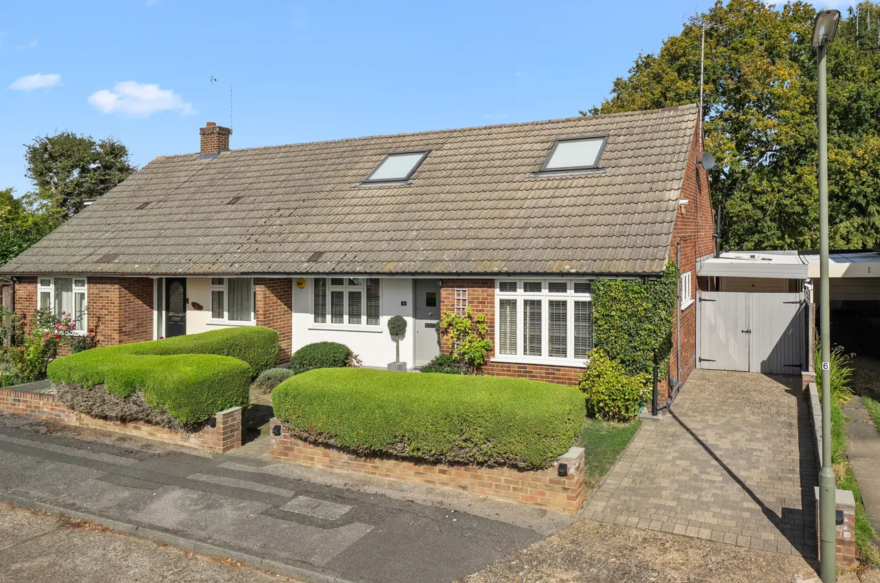 3 bed house for sale, Rosefield Gardens, Ottershaw, KT16