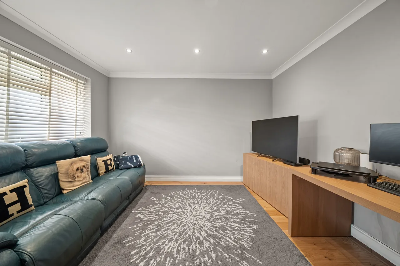 Rosefield Gardens, Ottershaw, KT16, photo 9