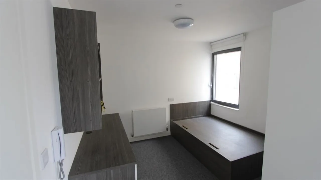 Howard Lane, Sheffield, S1, photo 2
