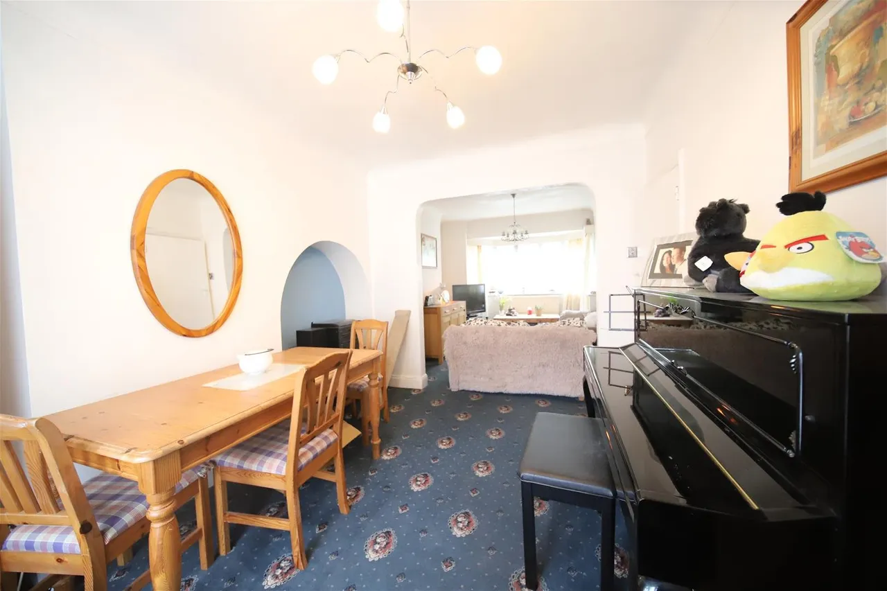 Chaucer Close, London N11 1AU, photo 6