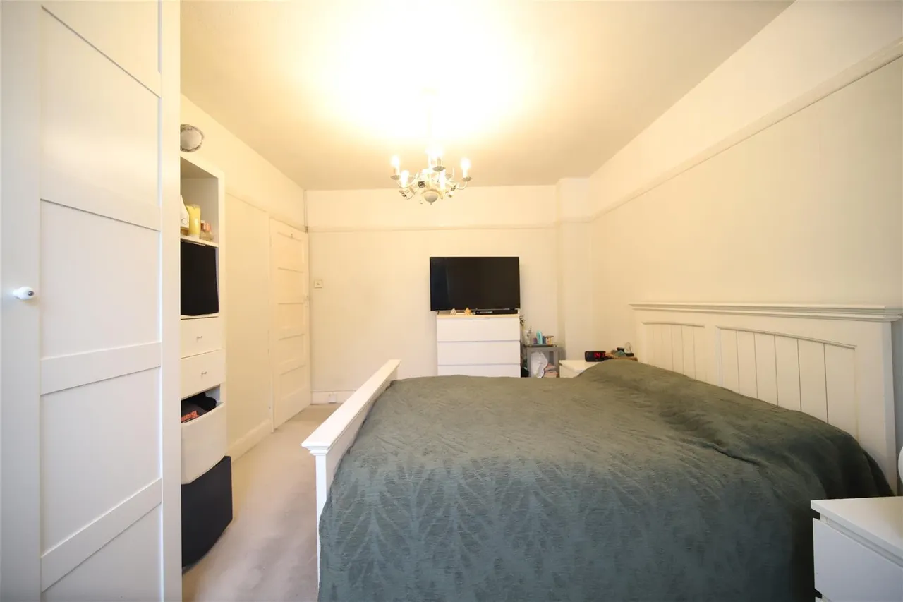 Chaucer Close, London N11 1AU, photo 17