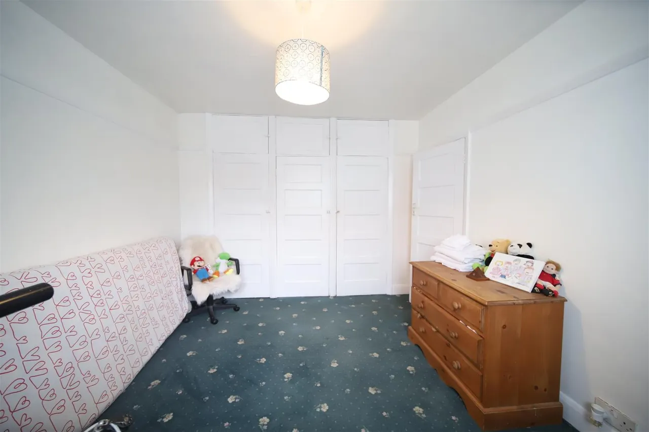 Chaucer Close, London N11 1AU, photo 16