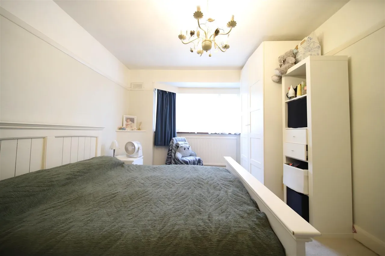 Chaucer Close, London N11 1AU, photo 19