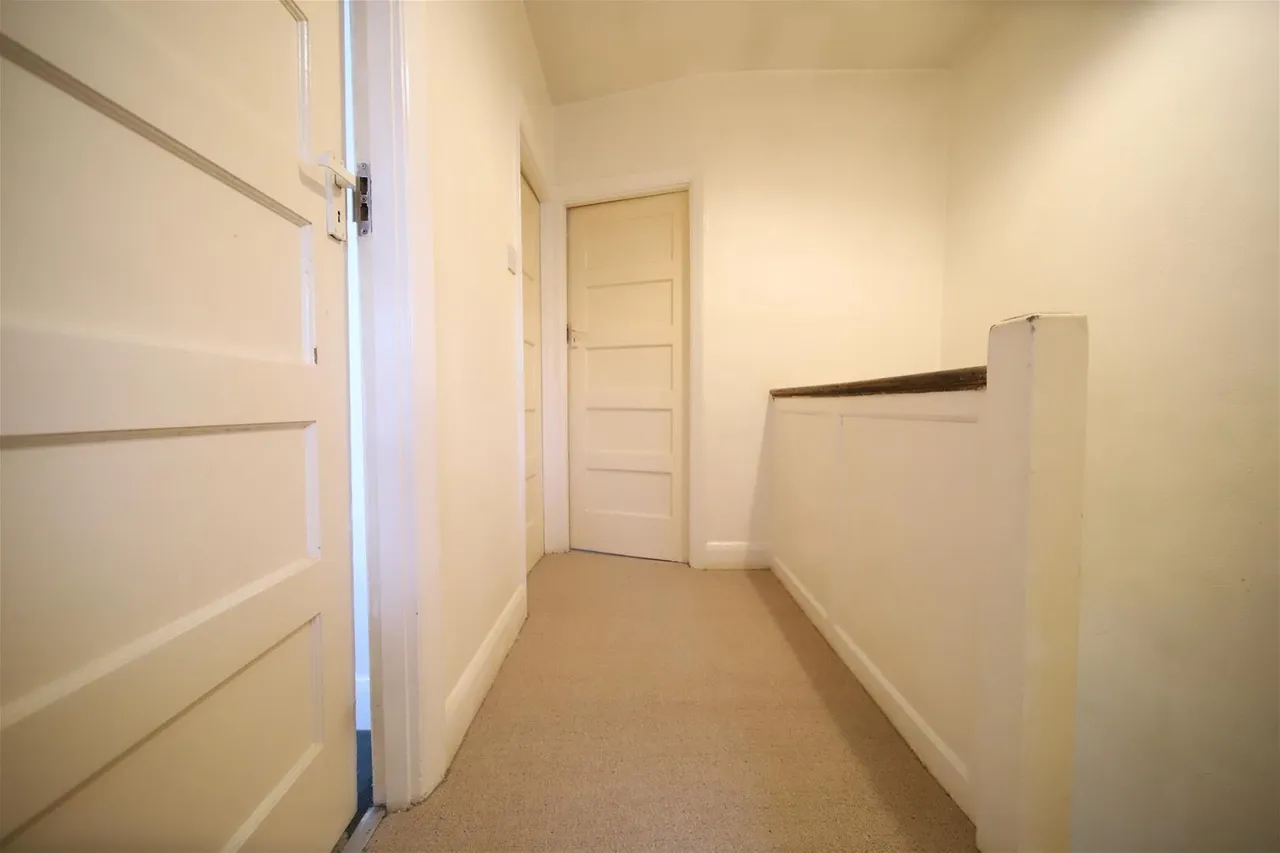 Chaucer Close, London N11 1AU, photo 13