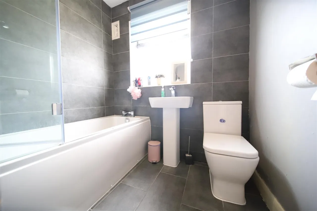 Chaucer Close, London N11 1AU, photo 14
