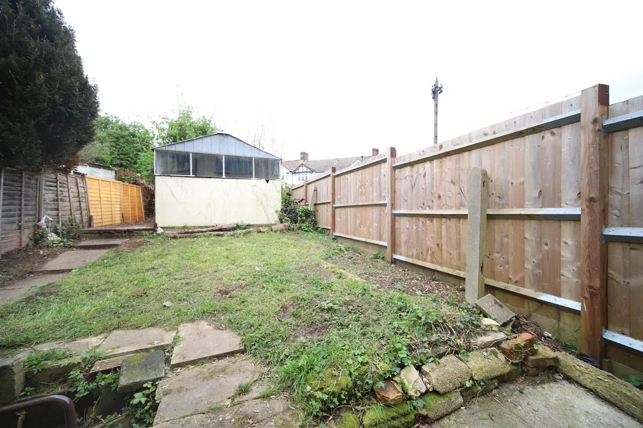 Chaucer Close, London N11 1AU, photo 12