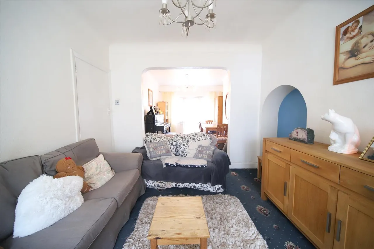 Chaucer Close, London N11 1AU, photo 4