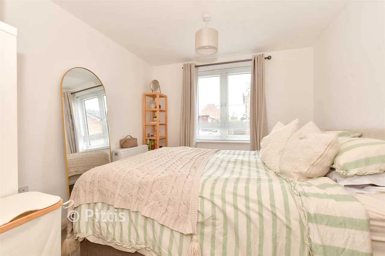 Albert Way, East Cowes, PO32, photo 6