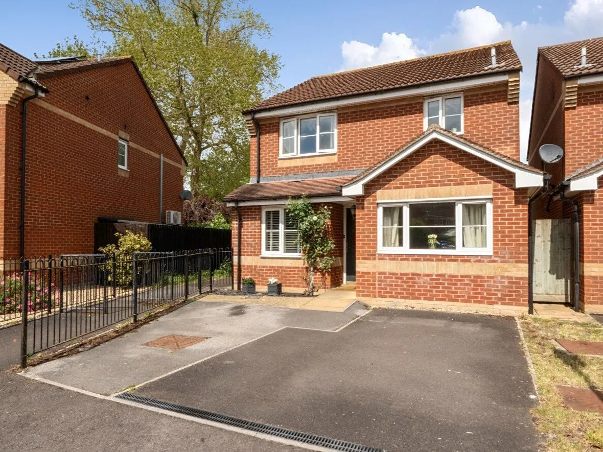3 bed house for sale, Drum Avenue, Glastonbury, BA6