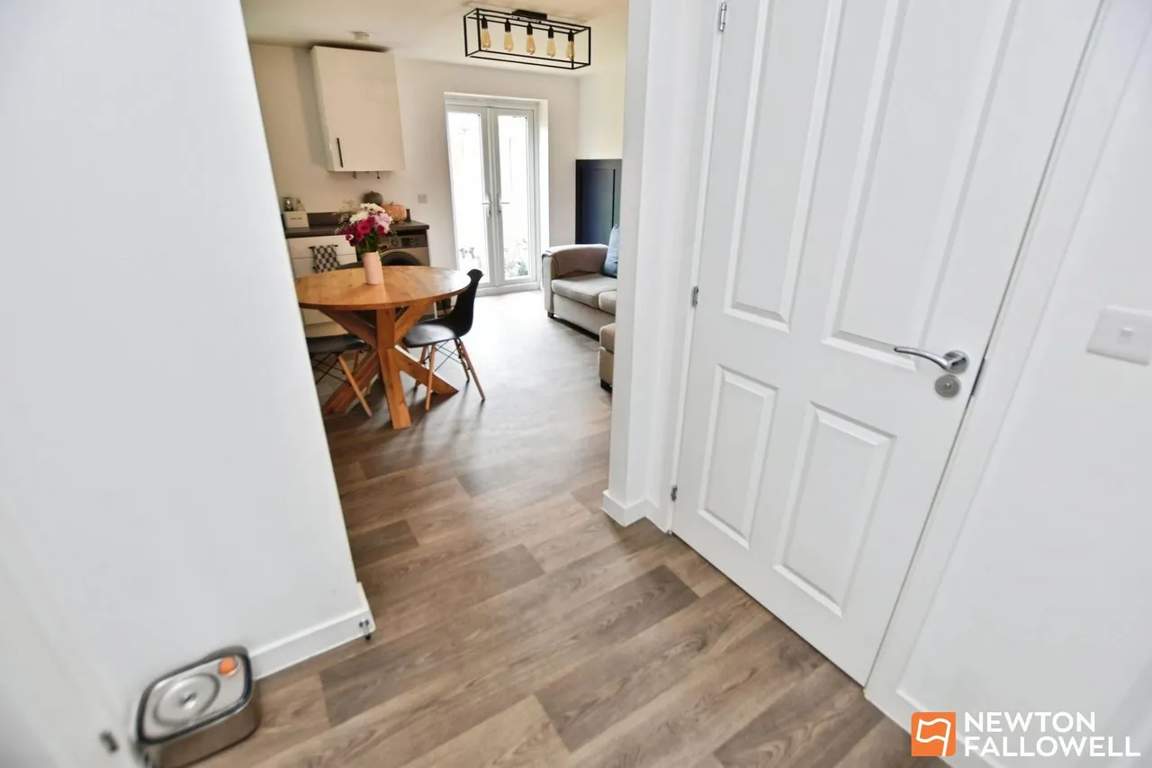 Buzzard Way, East Leake, LE12, photo 9