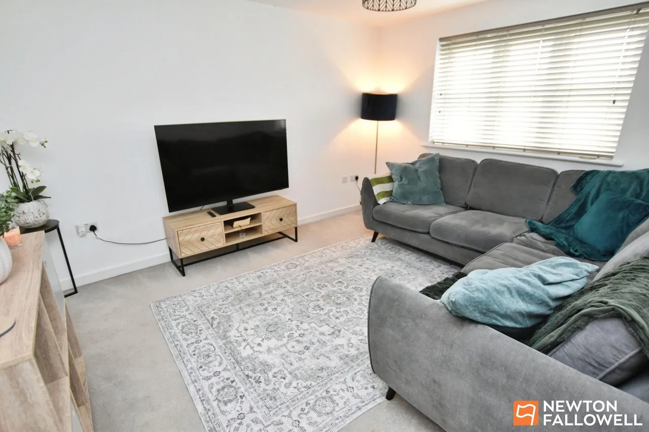 Buzzard Way, East Leake, LE12, photo 4