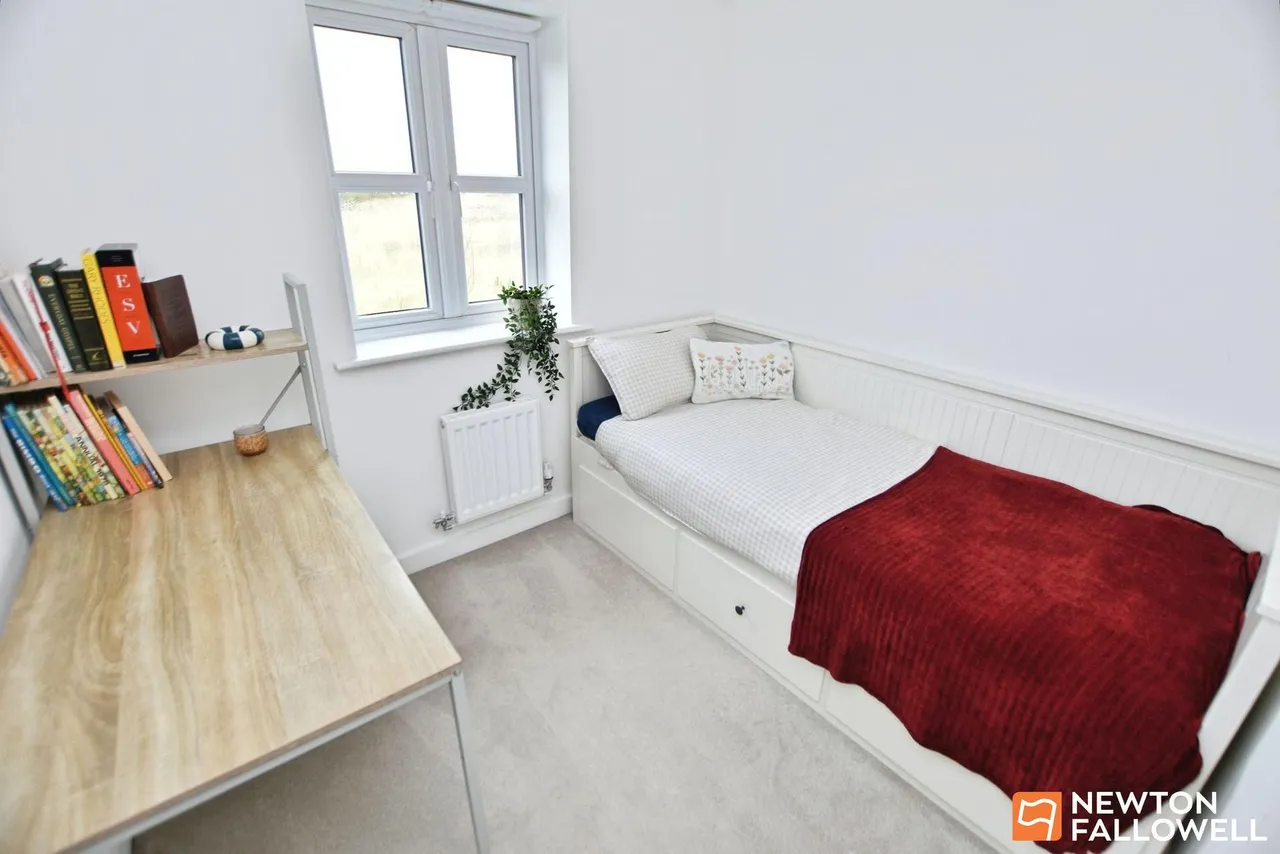 Buzzard Way, East Leake, LE12, photo 15