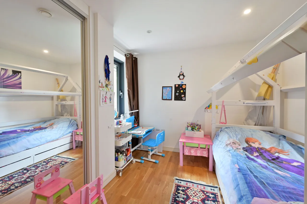 24 Avershaw House, 1 Chartfield Avenue, London, photo 6