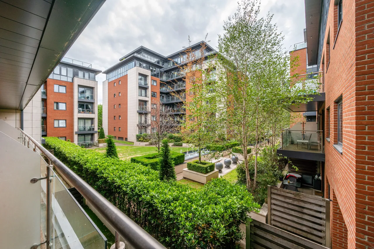 24 Avershaw House, 1 Chartfield Avenue, London, photo 3