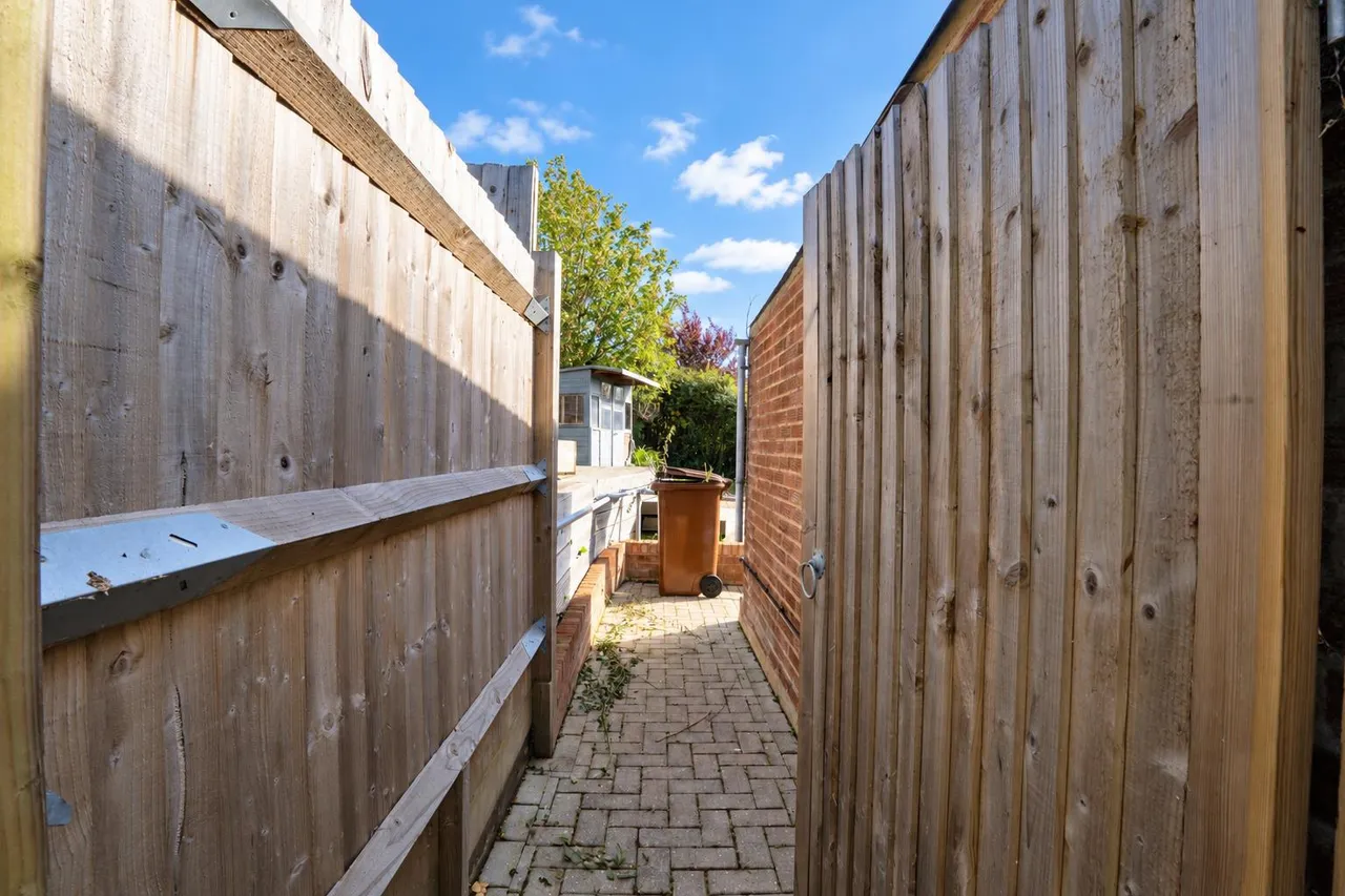 Westminster Crescent, Hastings, photo 19