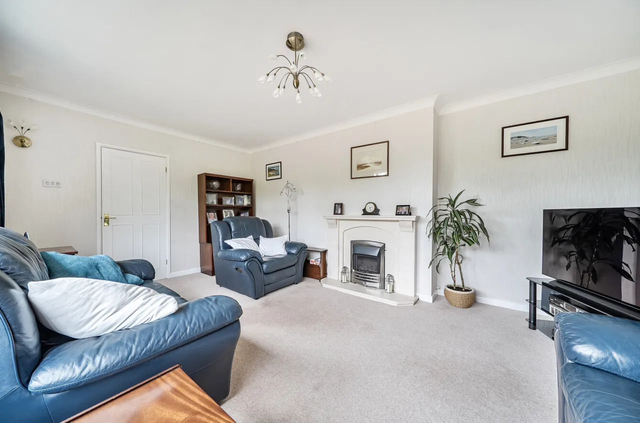 Hocombe Drive, Chandler's Ford, SO53, photo 2