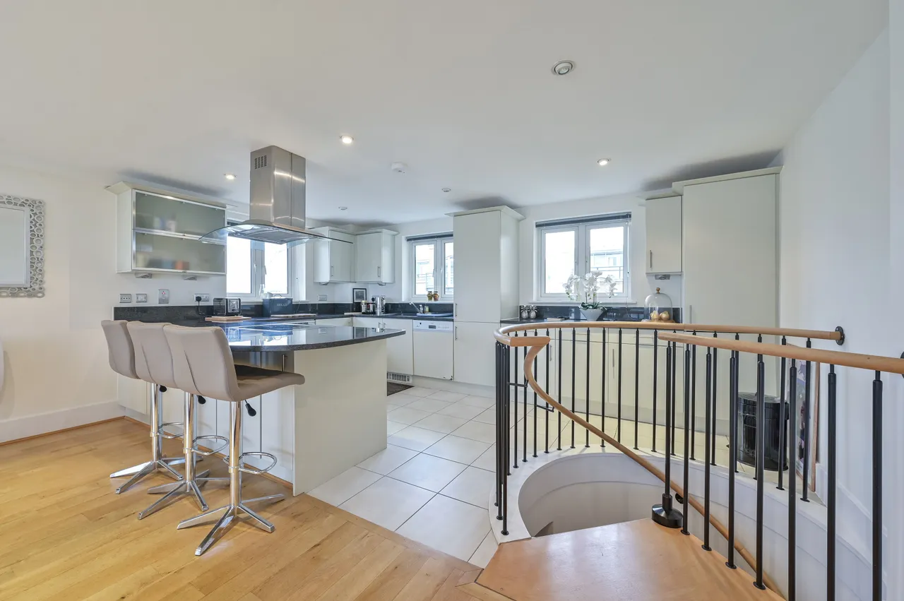 140 Putney Wharf, 16 Brewhouse Lane, London, photo 2