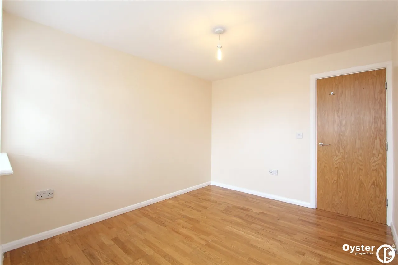 Edgwarebury Lane, Edgware, HA8, photo 3